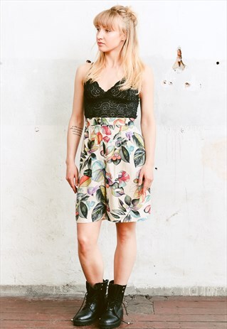 VINTAGE 90S FLORAL SHORTS
