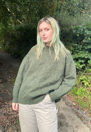 Vintage Size L Chunky Knitted Wool Jumper in Green