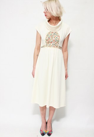 VINTAGE 60'S BEAUTIFUL CUTE CREAM DRESS WITH TURTLENECK