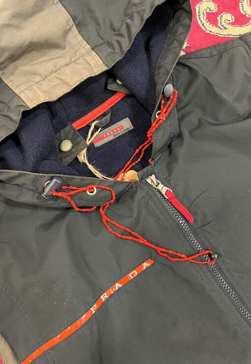 garment image