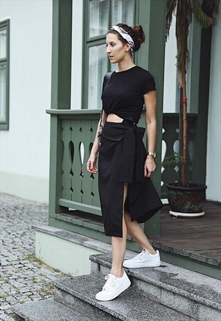 MIDI ENVE SKIRT IN BLACK