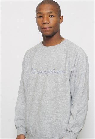 VINTAGE CHAMPION SWEATSHIRT