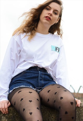 LONG SLEEVED PATCH T-SHIRT IN WHITE