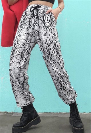 SNAKE PRINT CARGO PANTS