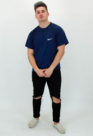 VINTAGE NIKE T-SHIRT