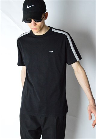 VINTAGE 90S BLACK MINIMALIST FILA T-SHIRT