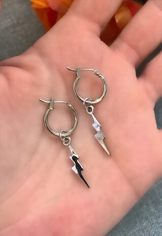 LIGHTNING CHARM MINI HOOP EARRINGS