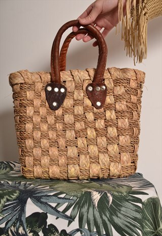VINTAGE 70S WICKER STRAW BASKET BAG LEATHER HANDLES
