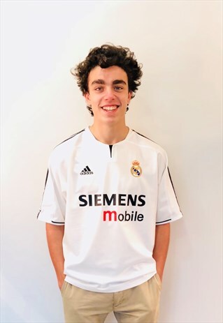 VINTAGE BECKHAM REAL MADRID FOOTBALL SHIRT
