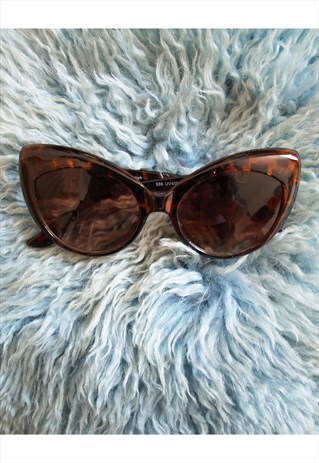 OVERSIZED CAT EYE 50S TORTOISE SHELL SUNGLASSES