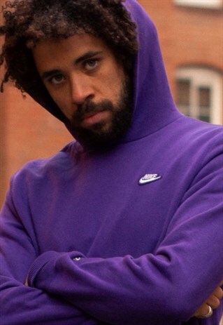 VINTAGE NIKE HOODED SWEATSHIRT IN A GRAPE PURPLE