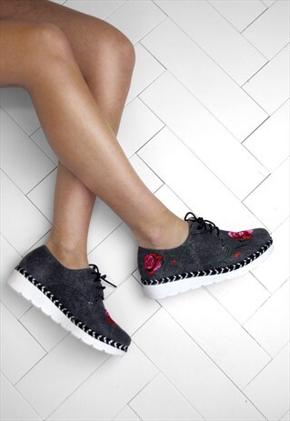 ANNA BLACK EMBROIDERED FLORAL FLATFORMS