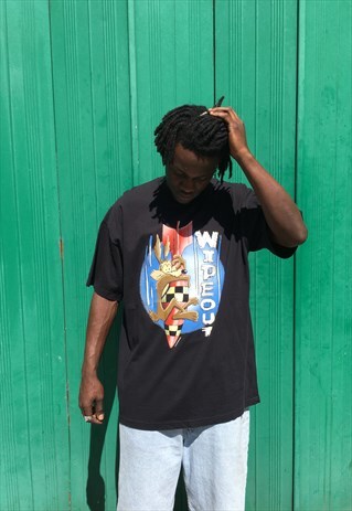 VINTAGE 1996 LOONEY TUNES WIDE OUT T-SHIRT