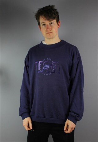 VINTAGE NIKE SWEATSHIRT IN PURPLE WITH EMBROIDERED SPELLOUT