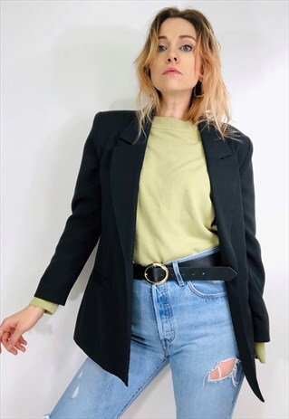 TEXTURED BLACK BLAZER