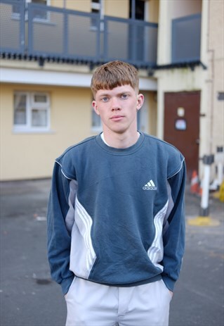 VINTAGE ADIDAS JUMPER