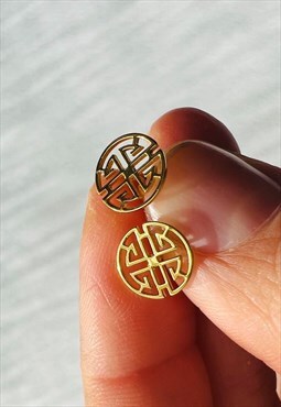 The sterling silver geometric studs for men in gold 