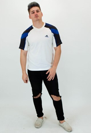 VINTAGE ADIDAS T-SHIRT