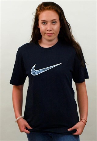 VINTAGE NIKE T-SHIRT