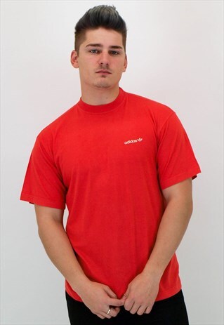 VINTAGE ADIDAS T-SHIRT