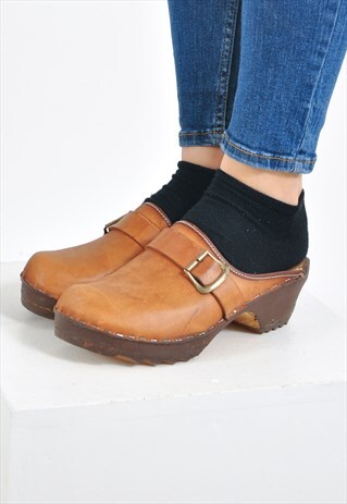 VINTAGE REAL LEATHER CLOGS