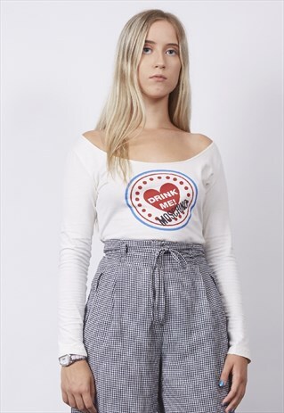 VINTAGE 90'S MOSCHINO 'DRINK ME' CREAM LONG-SLEEVE T-SHIRT