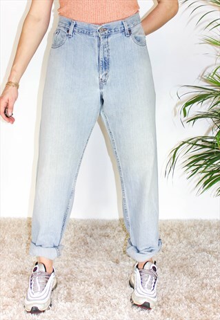 VINTAGE 80'S LIGHT BLUE HIGH WAISTED MOM JEANS