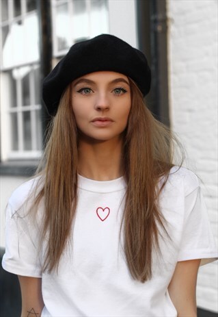 T-SHIRT IN WHITE WITH HEART EMBROIDERY
