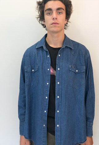 VINTAGE 90'S WRANGLER DENIM SHIRT IN BLUE