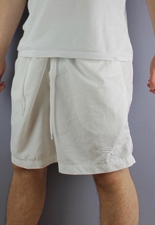 VINTAGE REEBOK SHORTS IN WHITE WITH POCKETS, EMBROIDERED LOG