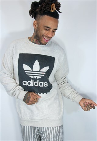 VINTAGE ADIDAS SWEATSHIRT