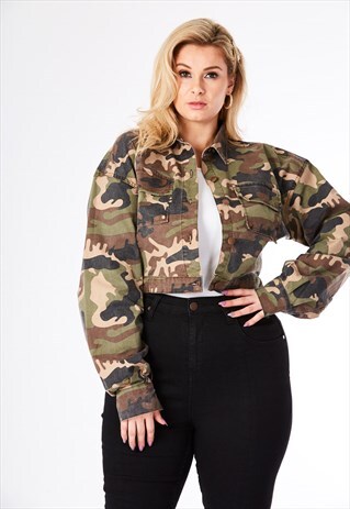 PLUS SIZE CAMO OVER SIZED CROPPED TRUCKER JACKET