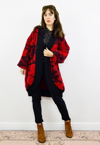 VINTAGE 80S RED & BLACK PATTERNED CHUNKY KNIT CARDIGAN