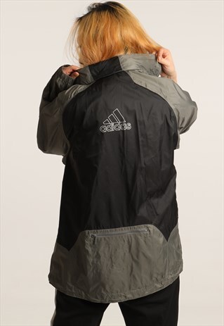 VINTAGE ADIDAS LIGHTWEIGHT JACKET