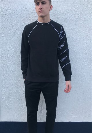 VINTAGE REEBOK SWEATSHIRT