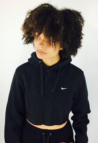 BLACK NIKE CROPPED HOODIE