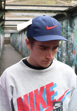 DEADSTOCK VINTAGE 90S NIKE STRAP BACK CAP