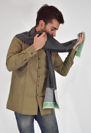TOMMY JEANS GRAY MALE SCARF WITH GREEN DETAILS SHORT MODEL