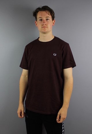 VINTAGE FRED PERRY T SHIRT IN BURGUNDY RED WITH EMBROIDERED