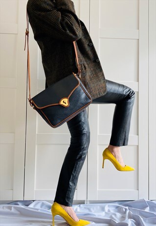 VINTAGE ESCADA LEATHER CROSSBODY BAG