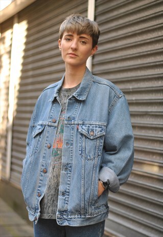 VINTAGE LEVI'S STONEWASHED BLUE DENIM TRUCKER JACKET LEVI