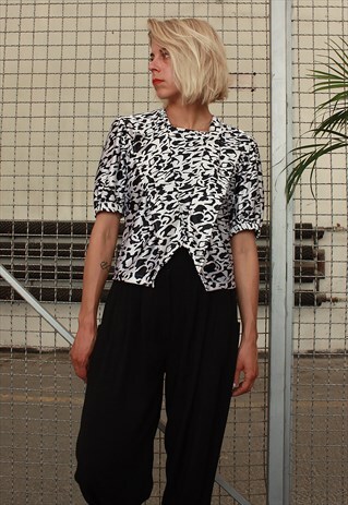 VINTAGE 80' BEAUTIFUL CUTE BLACK BLOUSE WITH UNIQUE FRONT