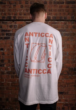 WHITE LONG SLEEVE TSHIRT WITH GRAPHIC PRINTS