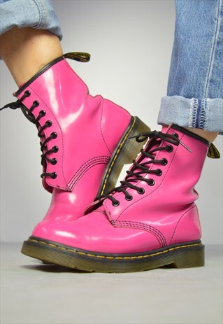 90S DR. MARTENS PINK PATENT 8 EYELET PATENT LEATHER BOOTS