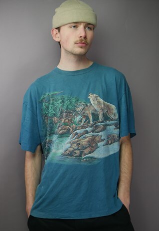 Vintage Wolf Graphic T Shirt in Blue