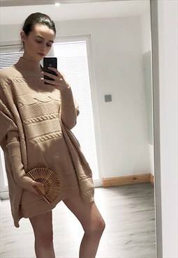 Oversized boxy cable knit jumper in Beige