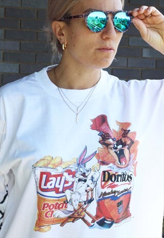 VINTAGE 1995 RARE LOONEY TUNES LAYS AND DORITOS WHITE TSHIRT