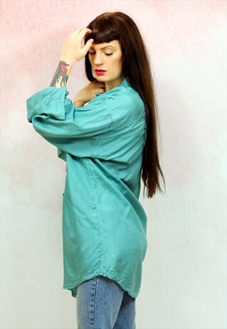 1990S VINTAGE GREEN PURE SILK OVERSIZED SHIRT