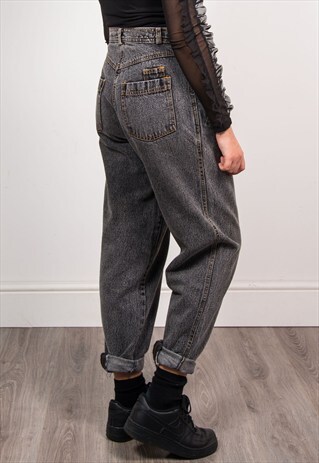 90'S VINTAGE BLACK ACID WASH HIGH WAIST MOM JEANS