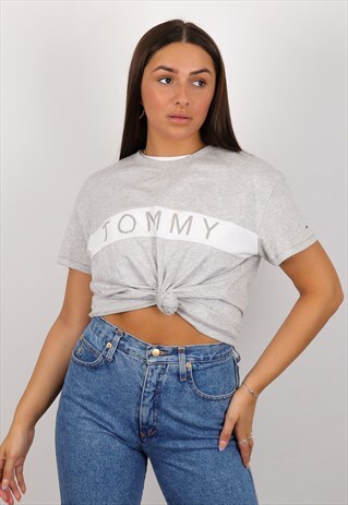 VINTAGE TOMMY HILFIGER SHORT SLEEVED T-SHIRT IN GREY